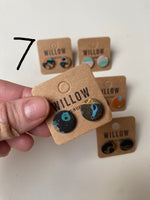 Load image into Gallery viewer, SECONDS - Small Handmade Leather Earrings - Marbled
